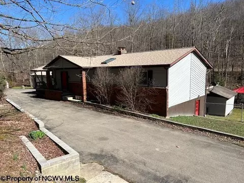 140 Roney Run Rd, Elkins, WV 26241