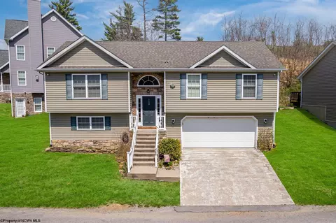 160 Auburn Dr, Morgantown, WV 26501