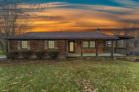 2247 A Maple Dr, Fairmont, WV 26554