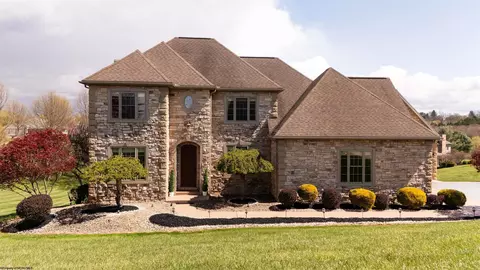 7401 Scottsdale Rd, Fairmont, WV 26554