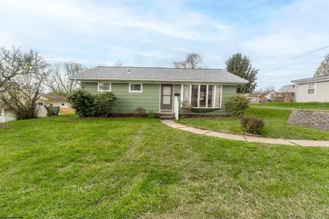 1457 Woodland Dr, Morgantown, WV 26505