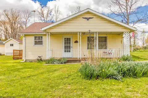 1461 Goshen Rd, Morgantown, WV 26508