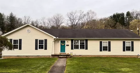 115 Valley St, Salem, WV 26426