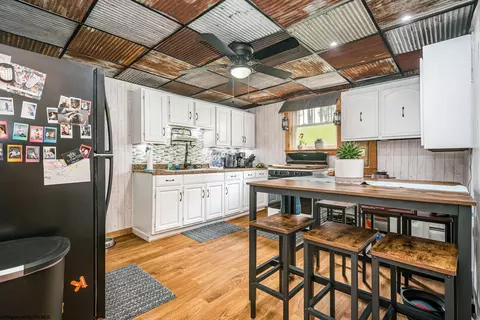 952 Burnside Camp Rd, Terra Alta, WV 26764