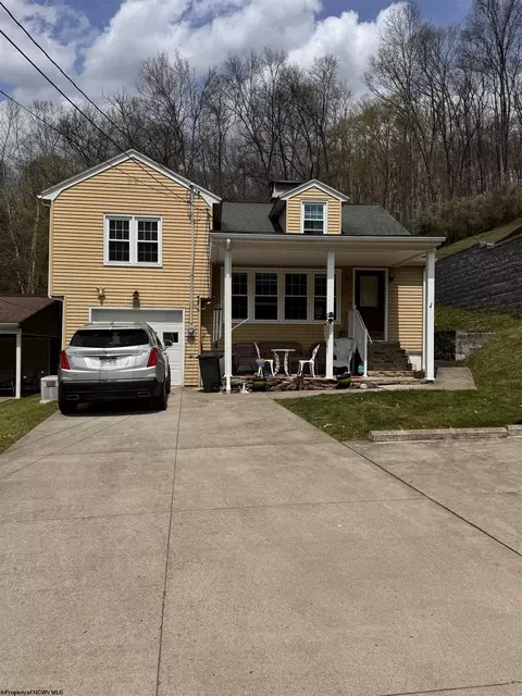 282 Lake Floyd Cir, Salem, WV 26426