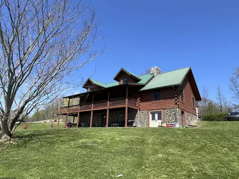 355 Bennett Rd, Philippi, WV 26416
