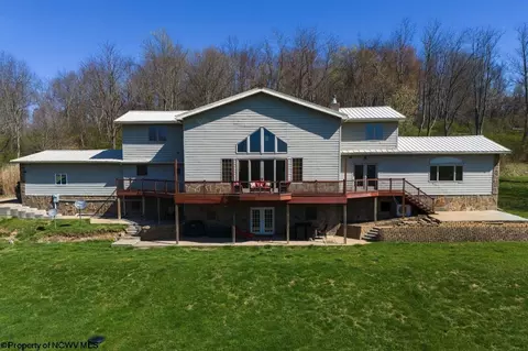 295 Ooga Ooga Ln, Valley Grove, WV 26060