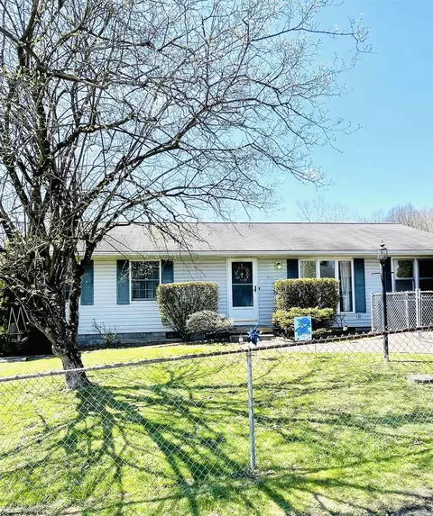 507 Hayhurst St, Rivesville, WV 26588