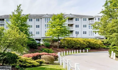 231 Fountain View Dr, Morgantown, WV 26505