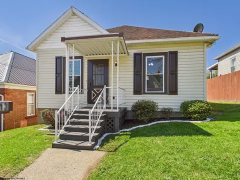 613 Stealey Ave, Clarksburg, WV 26301