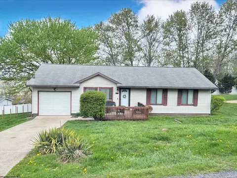 112 E Hillview Dr, Morgantown, WV 26508