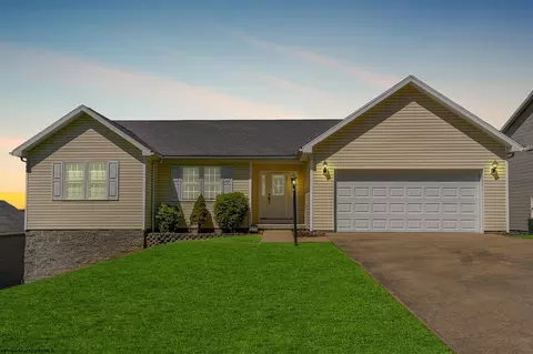 205 Eastgate Dr, Morgantown, WV 26508