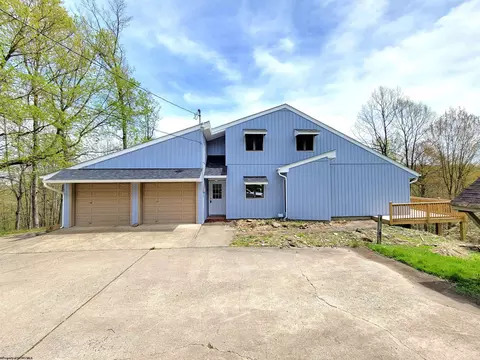 111 Stonewall Rd, Fairmont, WV 26554
