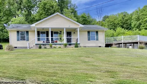 5154 Morgantown Pike, Belington, WV 26250