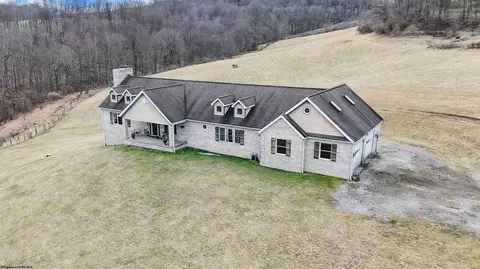 81 Homestead Ln, Bruceton Mills, WV 26525