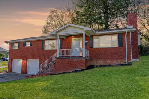 161 Oliver St, Morgantown, WV 26501