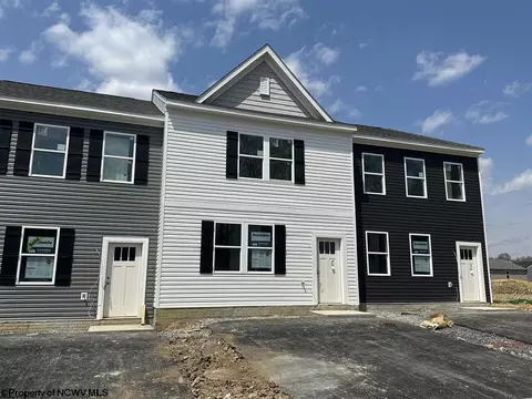 747 Mulligan Ct, Maidsville, WV 26541