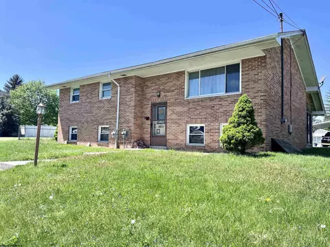 75 Pleasant Ave, Elkins, WV 26241
