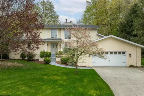 2254 Lakeside Ests, Morgantown, WV 26508