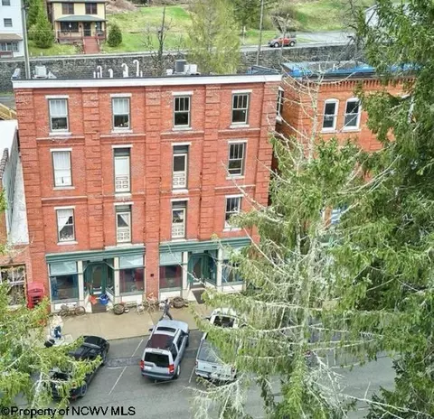 242 East Ave # 4, Thomas, WV 26292