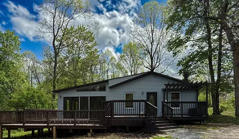 186 Turkey Foot Hill Dr, Clarksburg, WV 26301