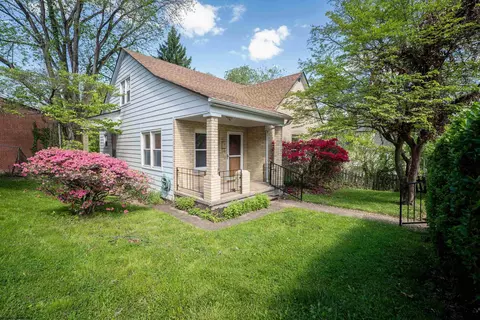 28 West St, Westover, WV 26501