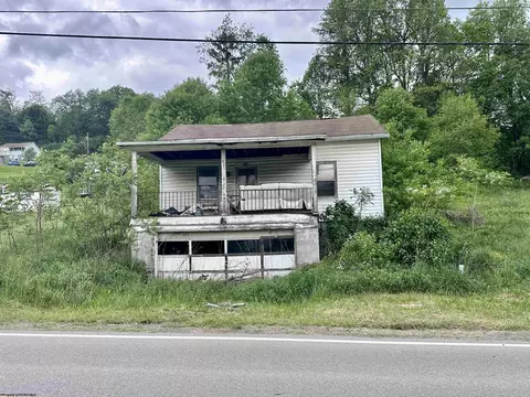 406 Coalton Pumpkintown Rd, Norton, WV 26285