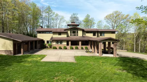 215 Mystic Dr, Morgantown, WV 26508
