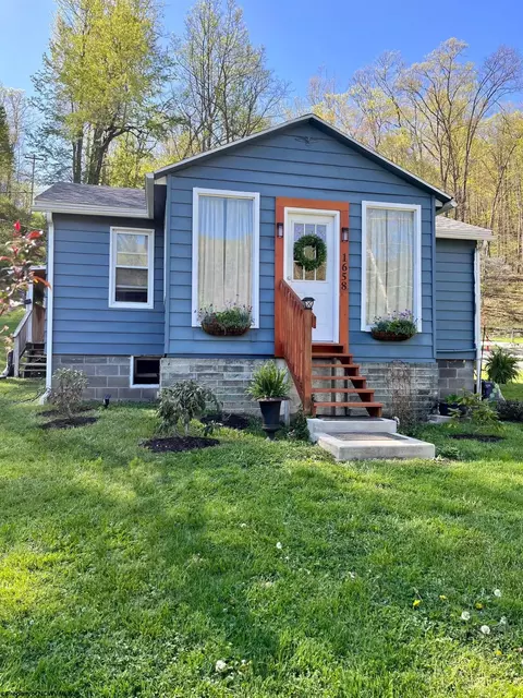 1658 Brookhaven Rd, Morgantown, WV 26508
