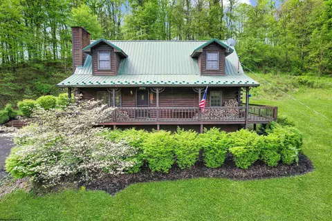 379 Big Sandy Rd, Bruceton Mills, WV 26525