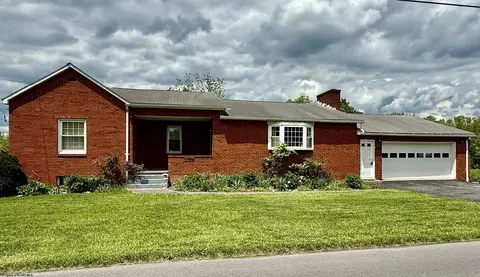 1653 Mary Lou Retton Dr, Fairmont, WV 26554