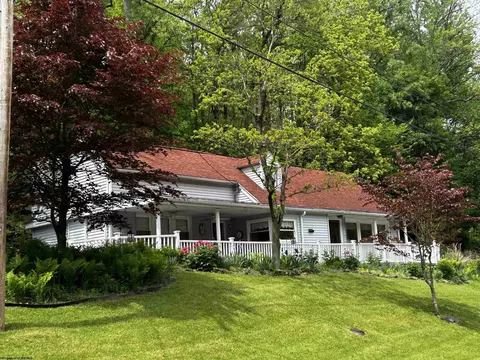 333 Mt Harmony Rd, Fairmont, WV 26554