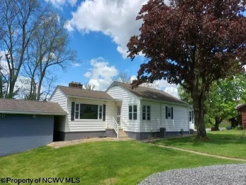 149 Robert E Lee Ave, Elkins, WV 26241