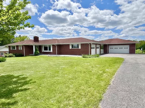 1914 Country Club Rd, Fairmont, WV 26554