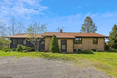92 Willokommen Dr, Davis, WV 26260