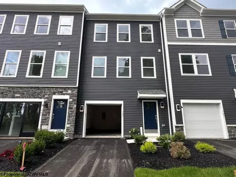 703 Hardman Dr, Morgantown, WV 26501