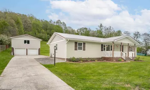 3693 Grafton Rd, Morgantown, WV 26508