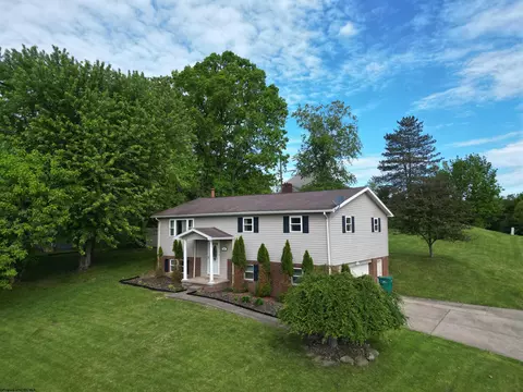 111 Brentwood Dr, Bridgeport, WV 26330