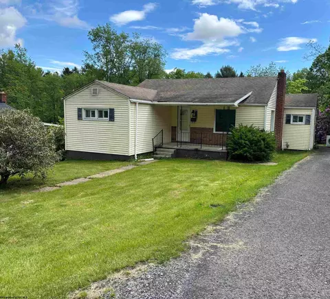 112 Center St, Kingwood, WV 26537