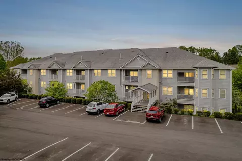 120 Fountain View Dr, Morgantown, WV 26505