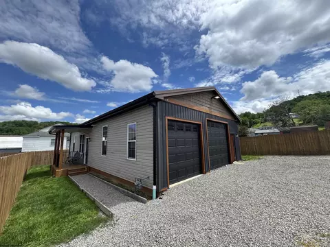 8356 3rd St, Stonewood, WV 26301