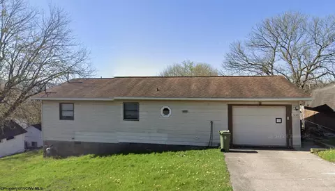 1220 Chalfant Ln, Morgantown, WV 26505