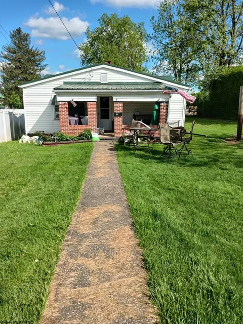 7 Tucker St, Buckhannon, WV 26201