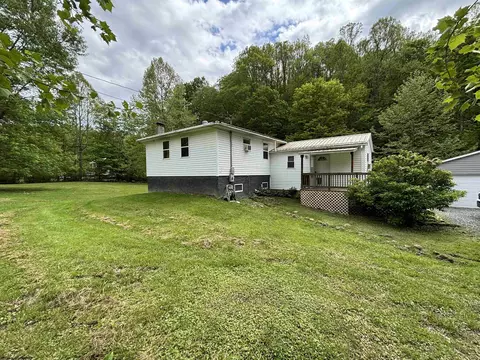 470 Hickory Flat Rd, Buckhannon, WV 26201