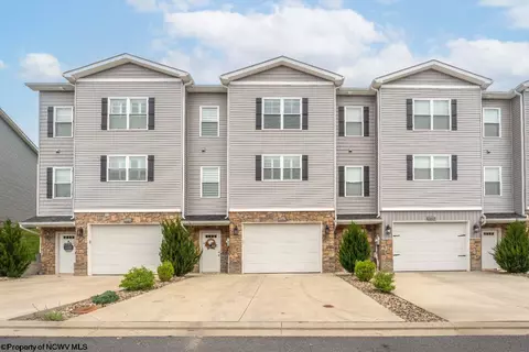 2052 Mountain Ash Ln, Morgantown, WV 26501