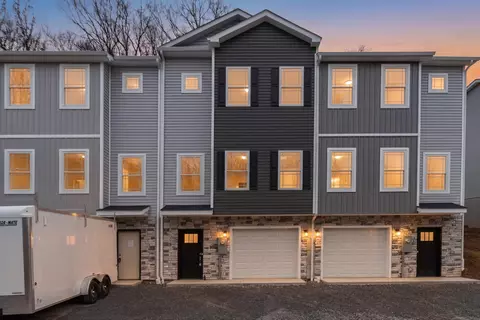 111 Frisco Ln, Bridgeport, WV 26330