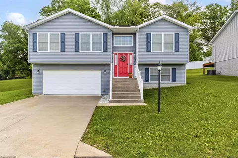 53 Friend Dr, Morgantown, WV 26508