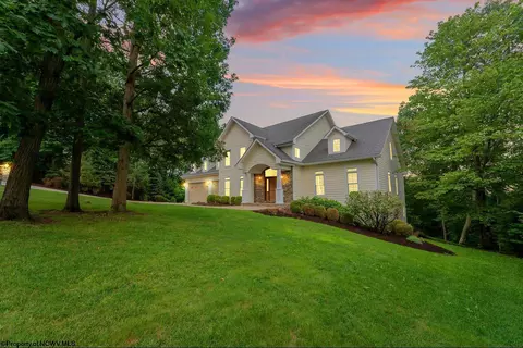 2014 Ices Ferry Dr, Morgantown, WV 26508