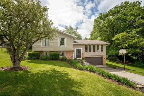 109 Scenery Dr, Morgantown, WV 26505