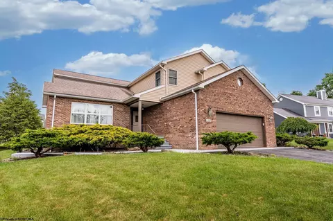 1433 Palace Dr, Morgantown, WV 26508